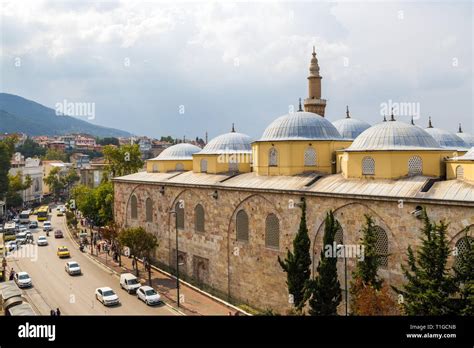 Der Ulu Cami: Eine beeindruckende Oase der Ruhe im Herzen von Denizli!