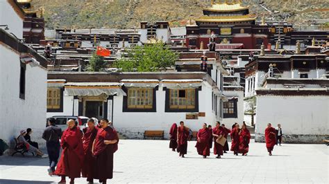 Der Tashilhunpo-Kloster – Ein spirituelles Juwel und eine faszinierende Zeitreise durch die tibetische Geschichte!